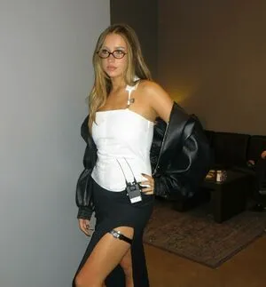 Tate McRae OnlyFans Leaked Free Thumbnail Picture - #yHTHkZDR12