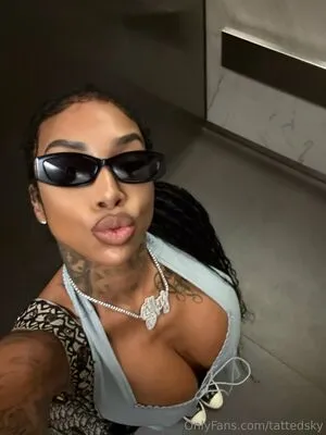 Tattedsky OnlyFans Leaked Free Thumbnail Picture - #e7xQjl7yFi