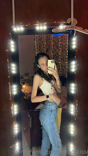 Tattoo Kiss OnlyFans Leaked Free Thumbnail Picture - #fhKuf0gd42