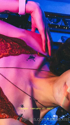 Tattoo Kiss OnlyFans Leaked Free Thumbnail Picture - #mJ5j8xr00m