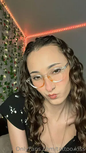 Tattoo Kiss OnlyFans Leaked Free Thumbnail Picture - #o3Xph1GckV