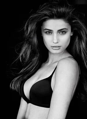 Taylor Marie Hill OnlyFans Leaked Free Thumbnail Picture - #3GwcJnueLf