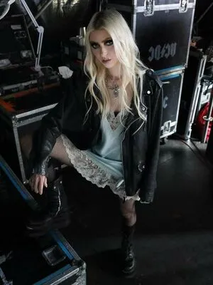 Taylor Momsen OnlyFans Leaked Free Thumbnail Picture - #1GUPkkS7I6