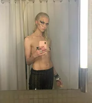 Taylor Momsen OnlyFans Leaked Free Thumbnail Picture - #8KlDHYUd9L