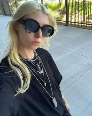 Taylor Momsen OnlyFans Leaked Free Thumbnail Picture - #9HNPcBMYge