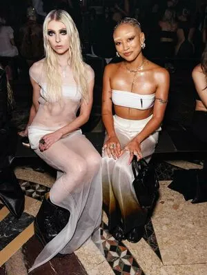 Taylor Momsen OnlyFans Leaked Free Thumbnail Picture - #Cdtj33ZMo8