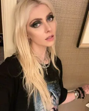 Taylor Momsen OnlyFans Leaked Free Thumbnail Picture - #FUe4OHWZMy