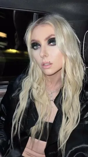 Taylor Momsen OnlyFans Leaked Free Thumbnail Picture - #HHy1cKnlC1