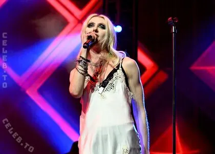 Taylor Momsen OnlyFans Leaked Free Thumbnail Picture - #UFAvavGCDH