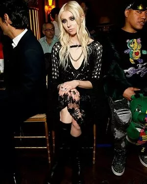 Taylor Momsen OnlyFans Leaked Free Thumbnail Picture - #bXfnoG1YTn