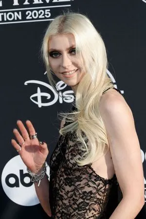Taylor Momsen OnlyFans Leaked Free Thumbnail Picture - #kcwL9kvinJ