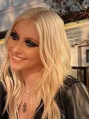 Taylor Momsen OnlyFans Leaked Free Thumbnail Picture - #lH0kFArClQ