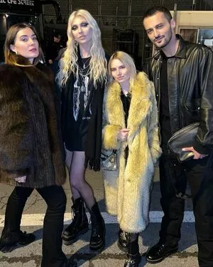 Taylor Momsen OnlyFans Leaked Free Thumbnail Picture - #yXGsdCW2GO