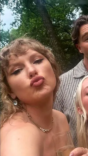 Taylor Swift OnlyFans Leaked Free Thumbnail Picture - #8zHcfSV4Oq