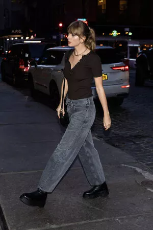 Taylor Swift OnlyFans Leaked Free Thumbnail Picture - #EYzxJ2OEHG