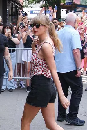 Taylor Swift OnlyFans Leaked Free Thumbnail Picture - #FdzmyhyMAb