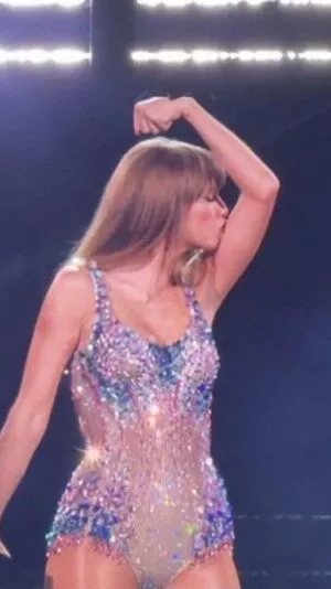 Taylor Swift OnlyFans Leaked Free Thumbnail Picture - #GwqrkKZIAw