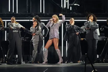 Taylor Swift OnlyFans Leaked Free Thumbnail Picture - #HkebkC7Vze
