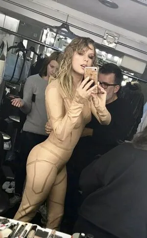 Taylor Swift OnlyFans Leaked Free Thumbnail Picture - #K9ezS8Za1a