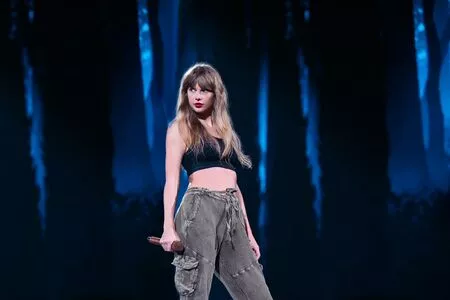 Taylor Swift OnlyFans Leaked Free Thumbnail Picture - #N3cFygtiQ0