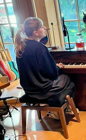 Taylor Swift OnlyFans Leaked Free Thumbnail Picture - #PEhpk3bShy