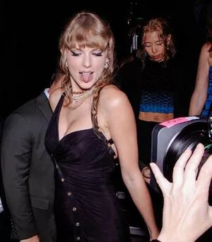 Taylor Swift OnlyFans Leaked Free Thumbnail Picture - #S1uB4WP7gj