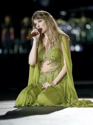 Taylor Swift OnlyFans Leaked Free Thumbnail Picture - #dmbUckOdqX