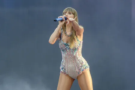 Taylor Swift OnlyFans Leaked Free Thumbnail Picture - #hRD8H85Yq1