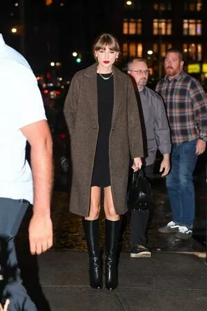Taylor Swift OnlyFans Leaked Free Thumbnail Picture - #p8z8p92f01