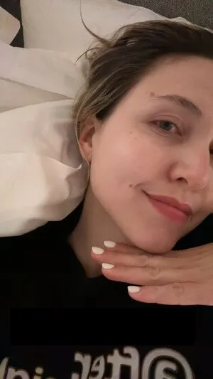 Taylor Tomlinson OnlyFans Leaked Free Thumbnail Picture - #LlzLVZPUre