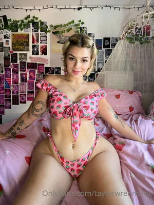 taylorwrenmarie OnlyFans Leaked Free Thumbnail Picture - #Tmny85nWex