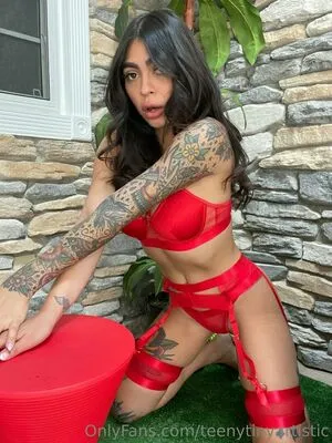 Teenytinyartistic OnlyFans Leaked Free Thumbnail Picture - #nwyapUySEQ