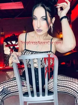 Temptress Raven Eve OnlyFans Leaked Free Thumbnail Picture - #0WNHXaUkUB