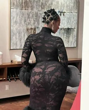 Tems OnlyFans Leaked Free Thumbnail Picture - #cs6ntfzKw1