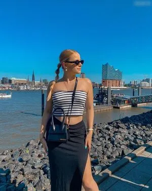 Teresa Bauer OnlyFans Leaked Free Thumbnail Picture - #LiZ2vYQii8