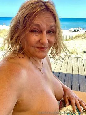 Tess Mature OnlyFans Leaked Free Thumbnail Picture - #5SsdIvcdx7