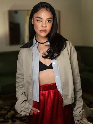 Tessa Thompson OnlyFans Leaked Free Thumbnail Picture - #CcbzZGYzy1