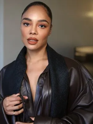 Tessa Thompson OnlyFans Leaked Free Thumbnail Picture - #RbksiicPZY
