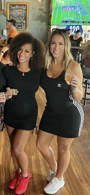 Texas Hotwife Robyn Witha Y OnlyFans Leaked Free Thumbnail Picture - #FY9vuyVQyT