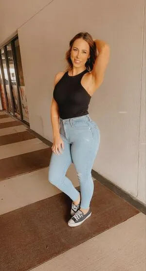 Texas Hotwife Robyn Witha Y OnlyFans Leaked Free Thumbnail Picture - #Nxz5xx1ar0