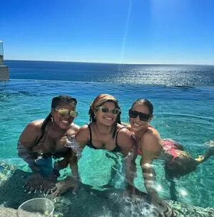 Texas Hotwife Robyn Witha Y OnlyFans Leaked Free Thumbnail Picture - #Y0ByHAkL5A