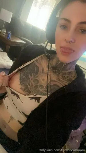 Thatonealtmom OnlyFans Leaked Free Thumbnail Picture - #BCIqNPxbnK