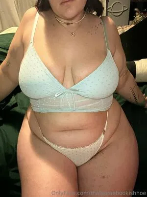 Thatsamebookishhoe OnlyFans Leaked Free Thumbnail Picture - #kGi8Fh2i4a