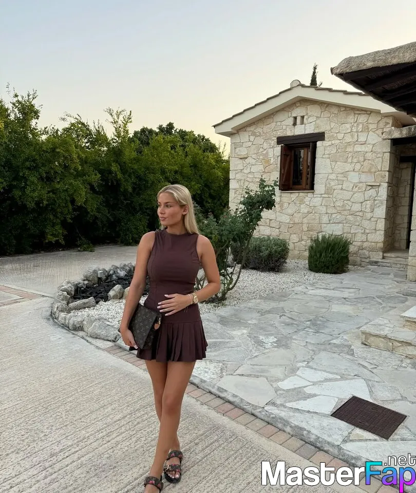 thatyoungblondevip