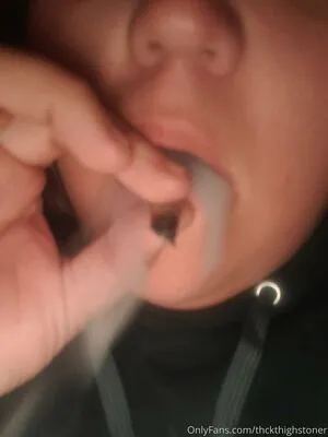 Thckthighstoner OnlyFans Leaked Free Thumbnail Picture - #9ldQmmTLkp
