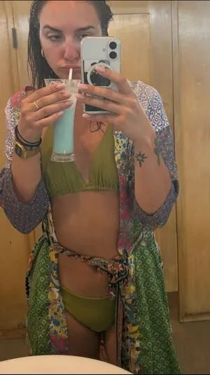 The Beaches OnlyFans Leaked Free Thumbnail Picture - #lyrc1khuuc