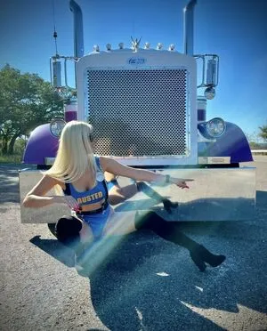 The Big Rig Barbie OnlyFans Leaked Free Thumbnail Picture - #LtwFc5e378
