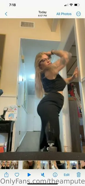 Theamputeebitch OnlyFans Leaked Free Thumbnail Picture - #4v8aP3BBFF