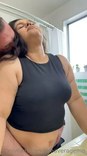 Theaveragemo OnlyFans Leaked Free Thumbnail Picture - #RLlpNBurgd