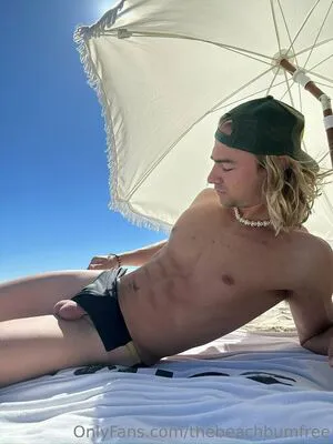 Thebeachbumfree OnlyFans Leaked Free Thumbnail Picture - #MeNQ4MDZC5